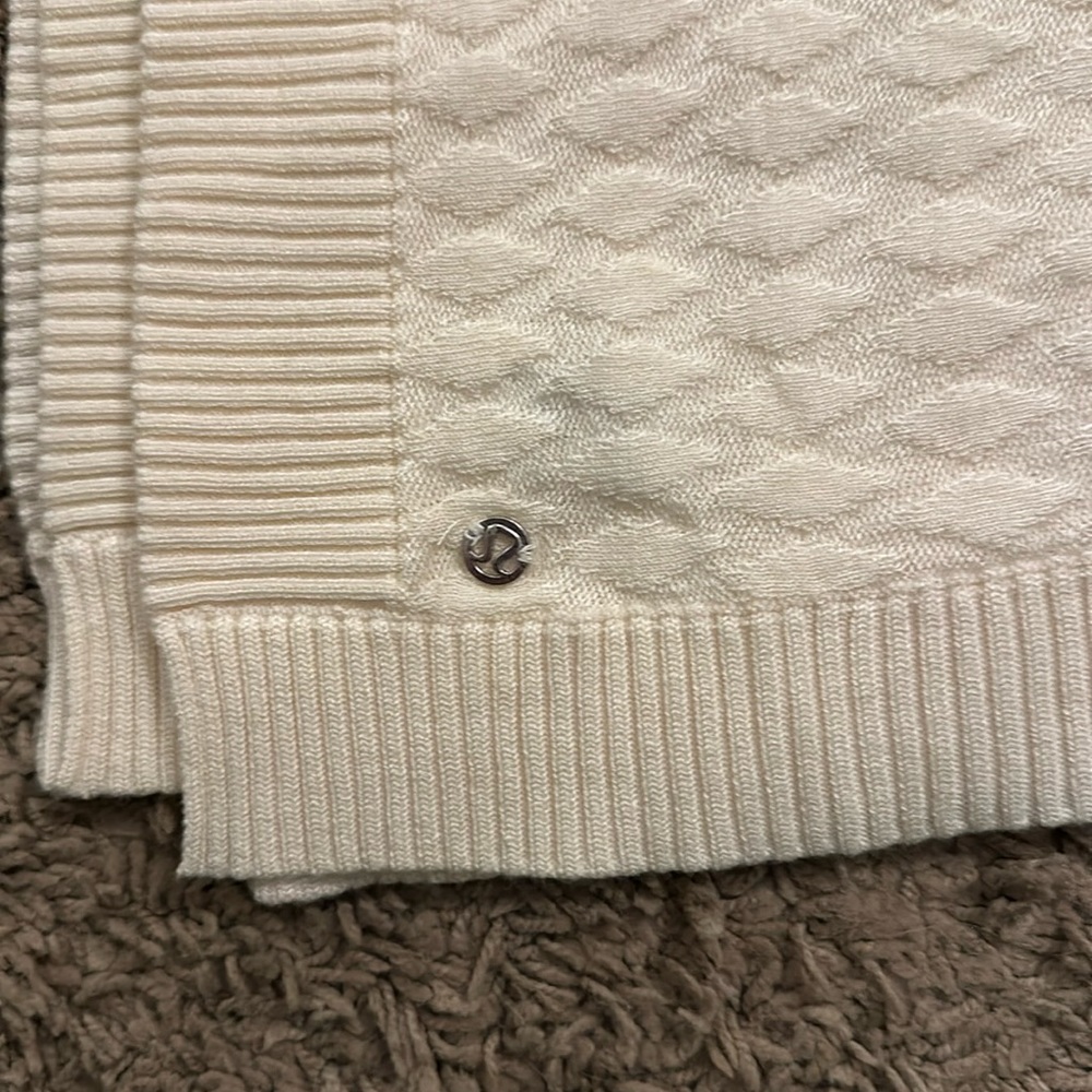 Lululemon poncho